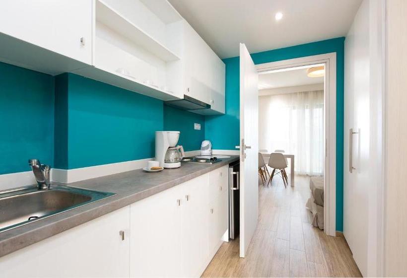 Golden Coast Seaside Apartments