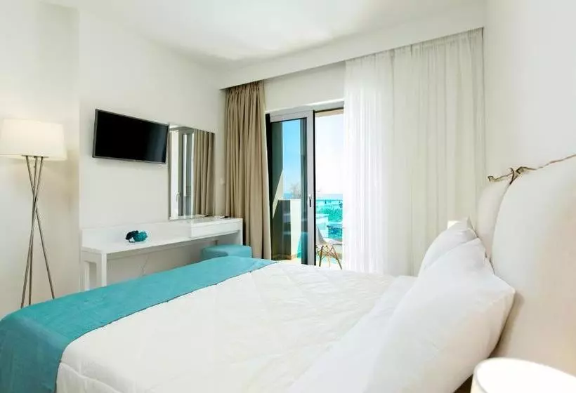 Golden Coast Seaside Apartments