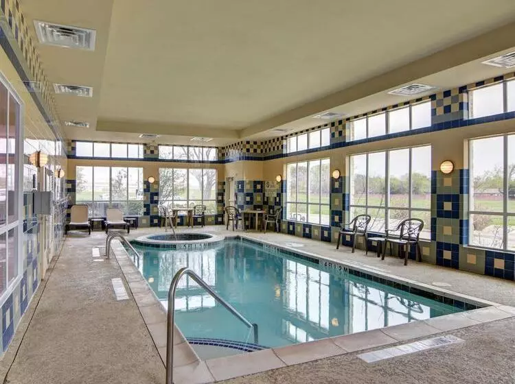 ホテル Comfort Inn & Suites Near Lake Lewisville
