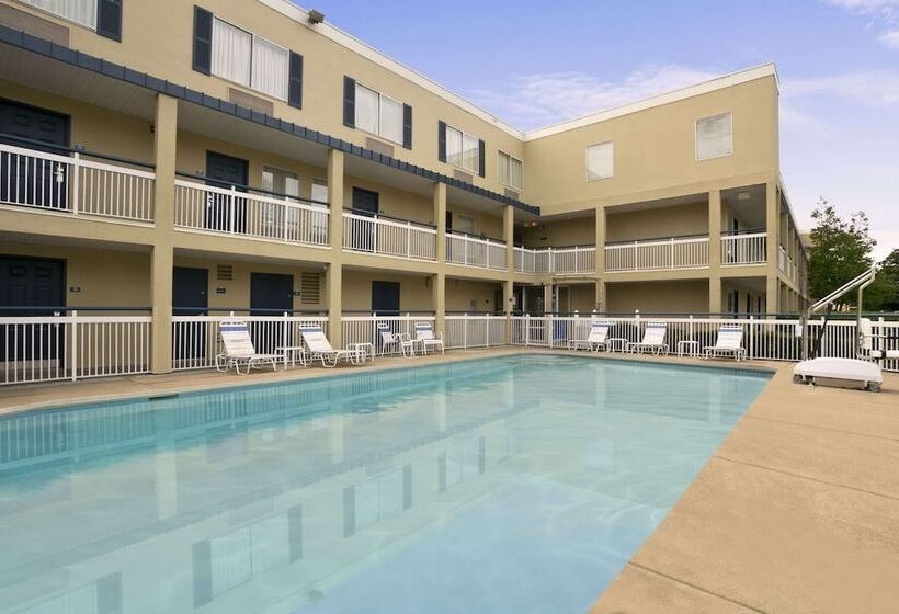 هتل Days Inn By Wyndham Chattanooga/hamilton Place