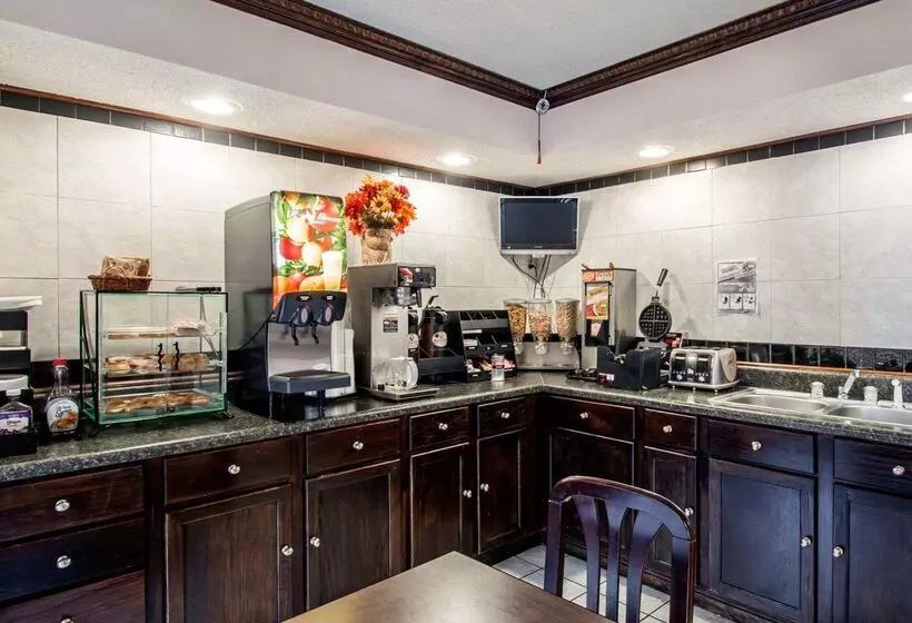 فندق Econo Lodge Andalusia