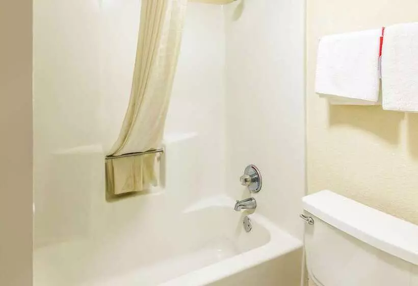 فندق Econo Lodge Andalusia