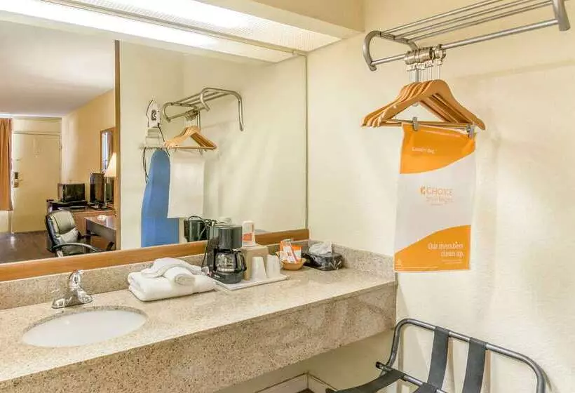 فندق Econo Lodge Andalusia