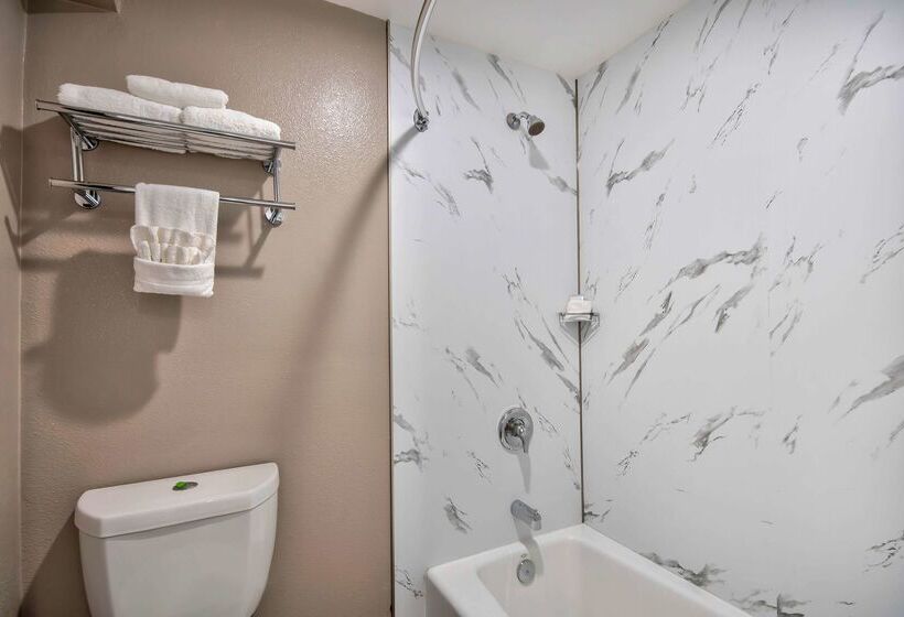 Отель Studio 6 Eureka Ca Old Town