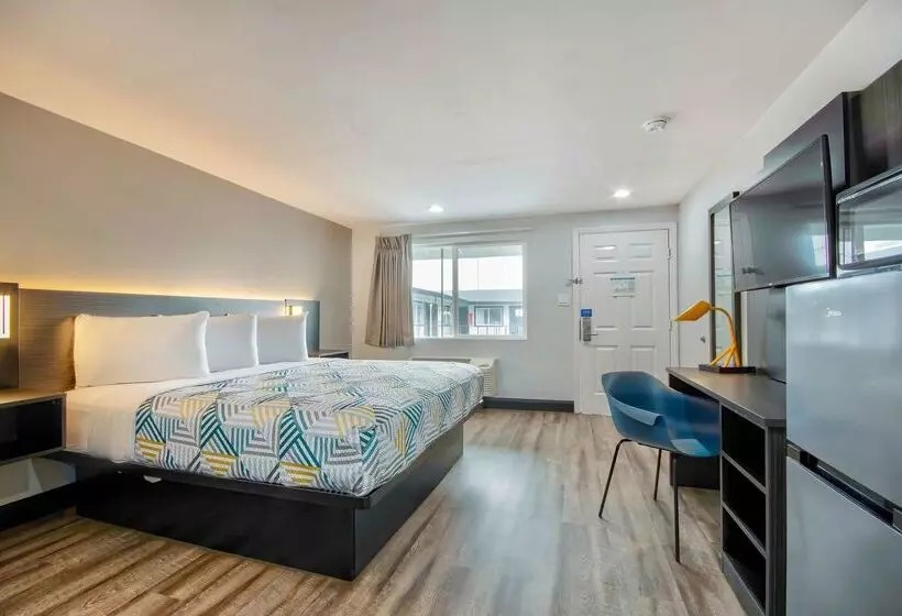 ホテル Studio 6 Eureka Ca Old Town