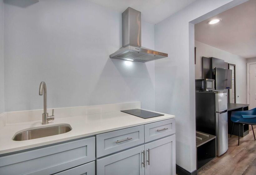 Отель Studio 6 Eureka Ca Old Town