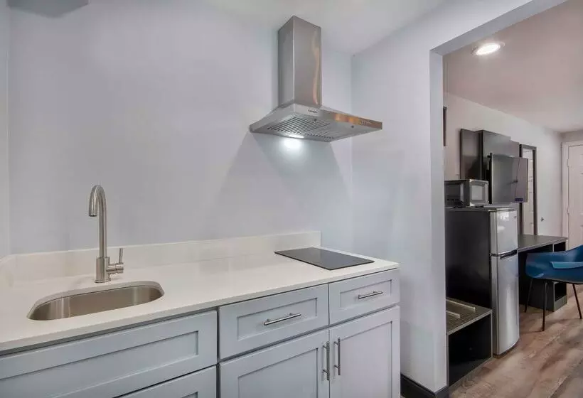 ホテル Studio 6 Eureka Ca Old Town