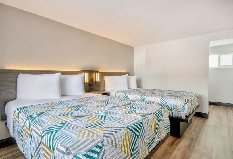 ホテル Studio 6 Eureka Ca Old Town