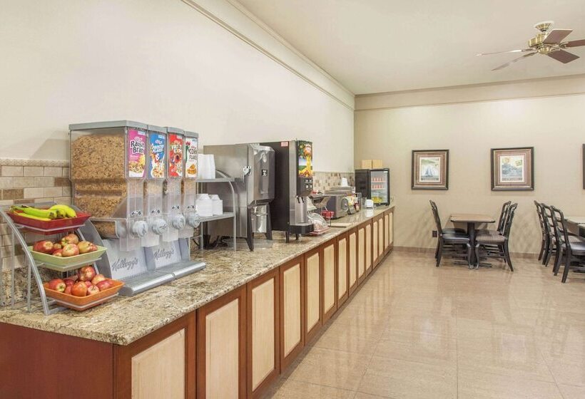 호텔 Hawthorn Extended Stay By Wyndham Bloomington