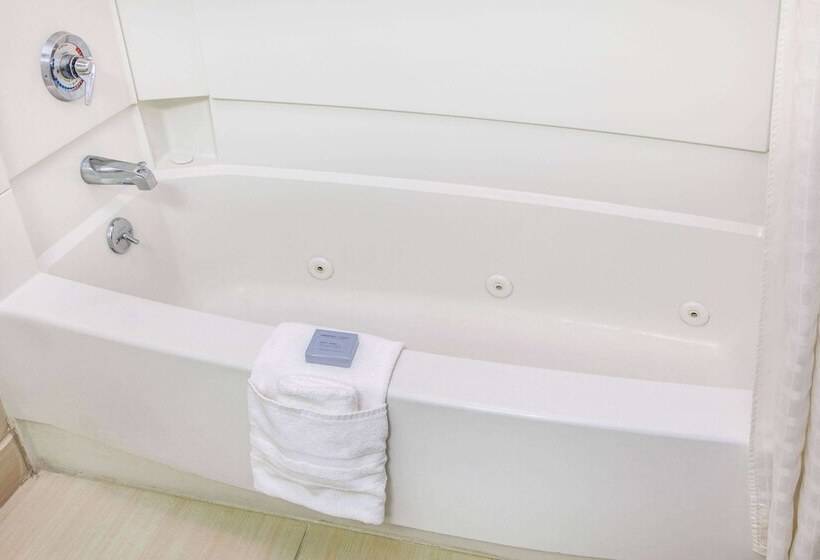 호텔 Hawthorn Extended Stay By Wyndham Bloomington