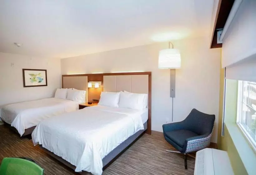 Holiday Inn Express Hotel & Suites Carlsbad, An Ihg