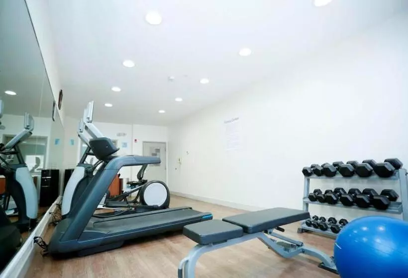 Holiday Inn Express Hotel & Suites Carlsbad, An Ihg