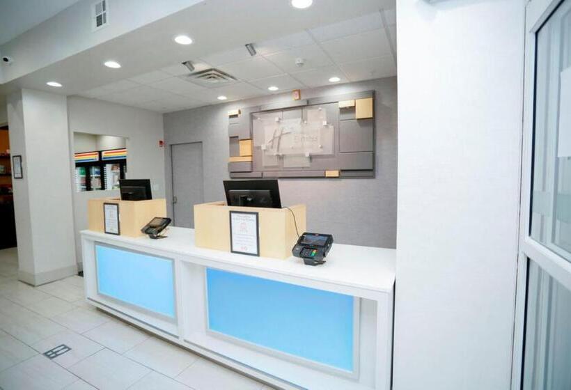 Holiday Inn Express Hotel & Suites Carlsbad, An Ihg