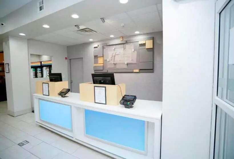 Holiday Inn Express Hotel & Suites Carlsbad, An Ihg