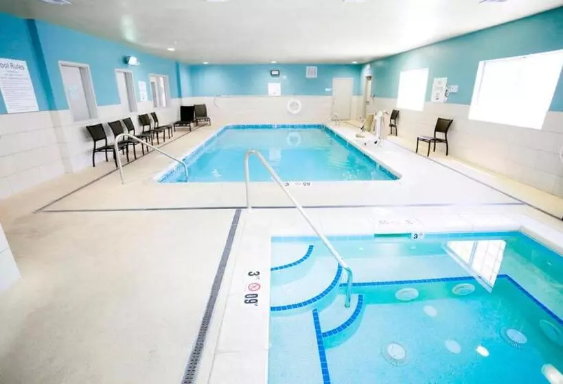 Holiday Inn Express Hotel & Suites Carlsbad, An Ihg