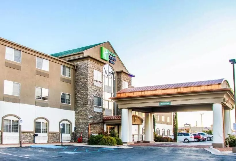 Holiday Inn Express Hotel & Suites Carlsbad, An Ihg
