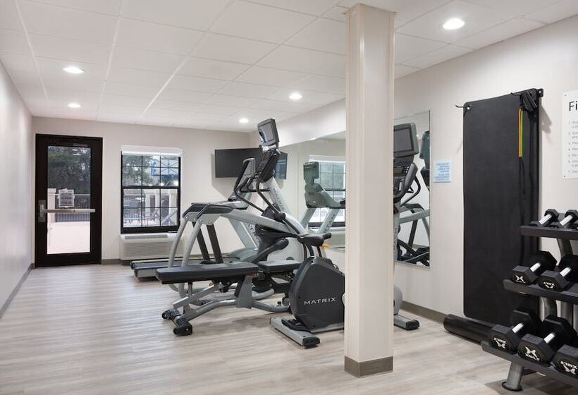 فندق Holiday Inn Express & Suites Morehead City, An Ihg