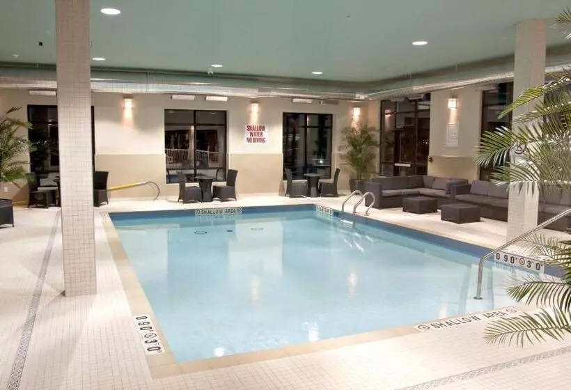 ホテル Holiday Inn Express Pembroke, An Ihg