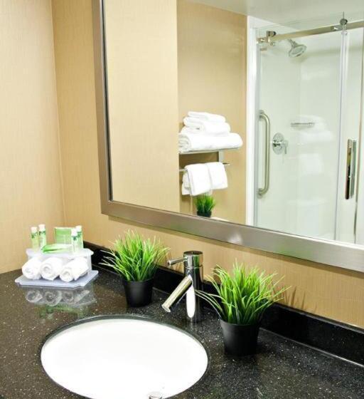 호텔 Holiday Inn Express Pembroke, An Ihg