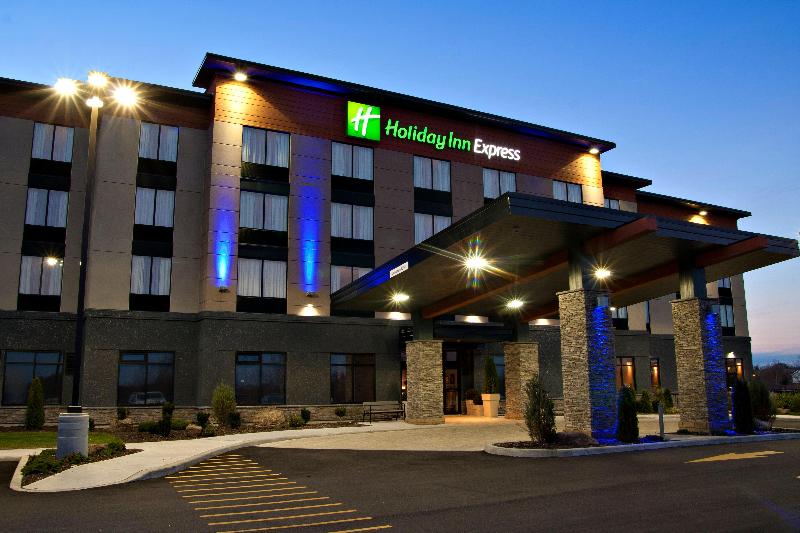 호텔 Holiday Inn Express Pembroke, An Ihg