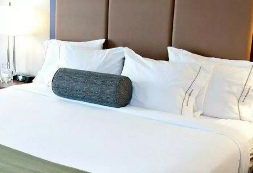 ホテル Holiday Inn Express Pembroke, An Ihg