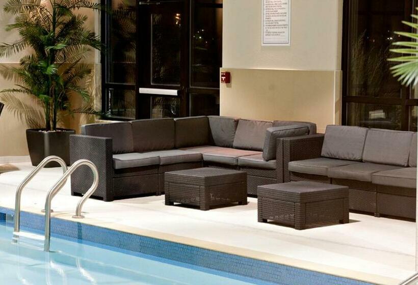 호텔 Holiday Inn Express Pembroke, An Ihg