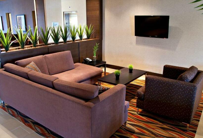 호텔 Holiday Inn Express Pembroke, An Ihg