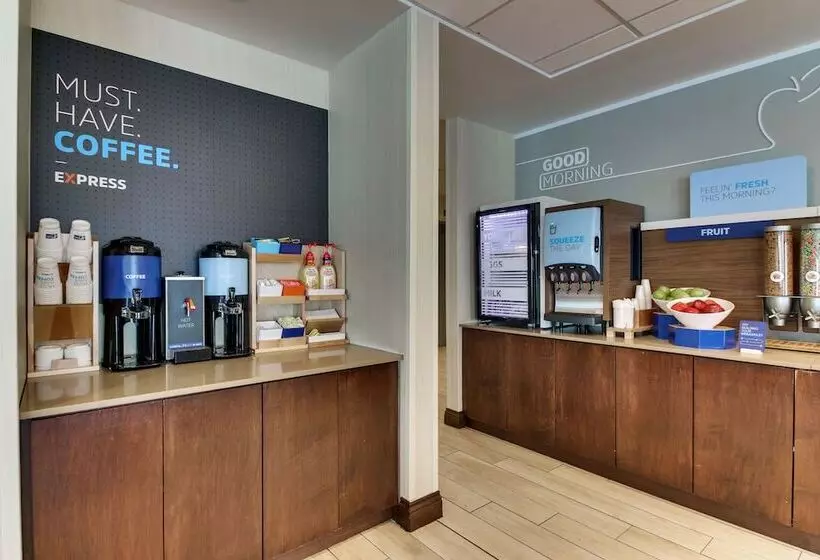 Hôtel Holiday Inn Express & Suites Cheektowaga North East, An Ihg