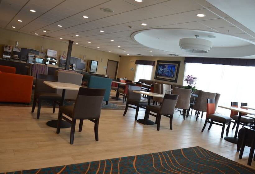 ホテル Holiday Inn Express & Suites Cheektowaga North East, An Ihg