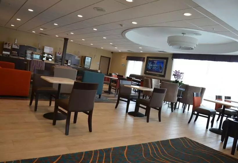Hôtel Holiday Inn Express & Suites Cheektowaga North East, An Ihg