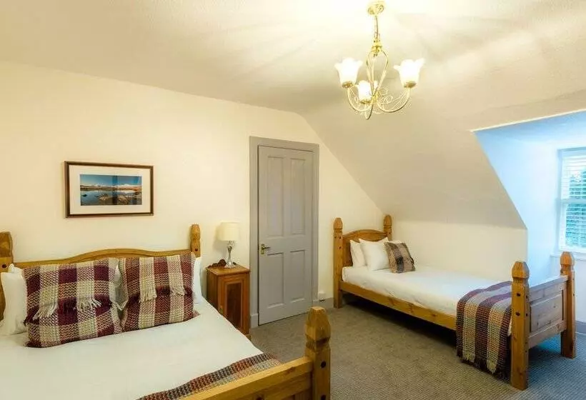 בית מלון כפרי Inch