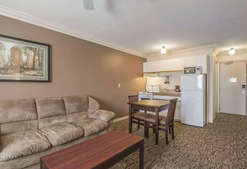 בית מלון כפרי Quality Inn & Suites