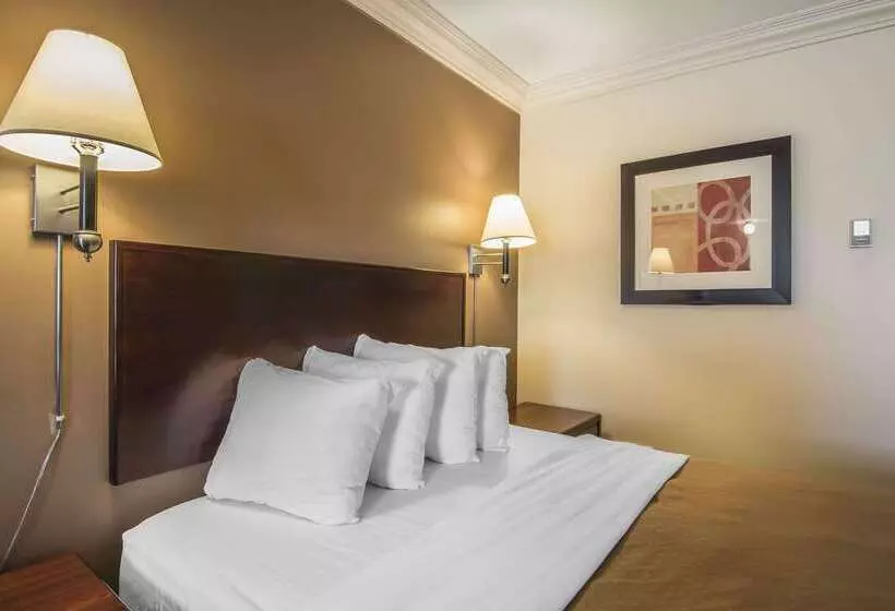 בית מלון כפרי Quality Inn & Suites