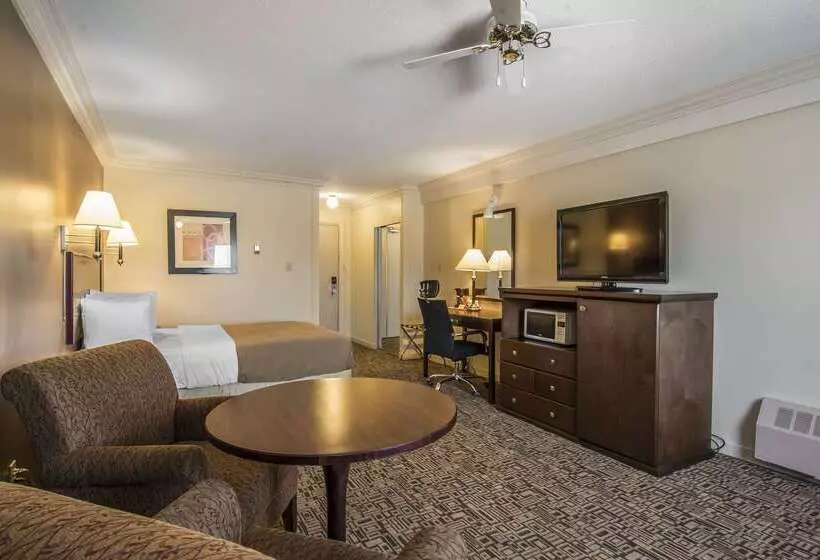 בית מלון כפרי Quality Inn & Suites