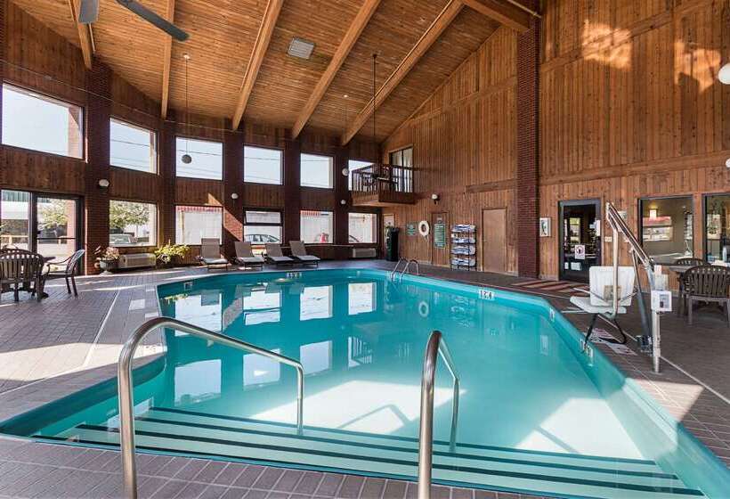 هتل Quality Inn Parkersburg Northvienna