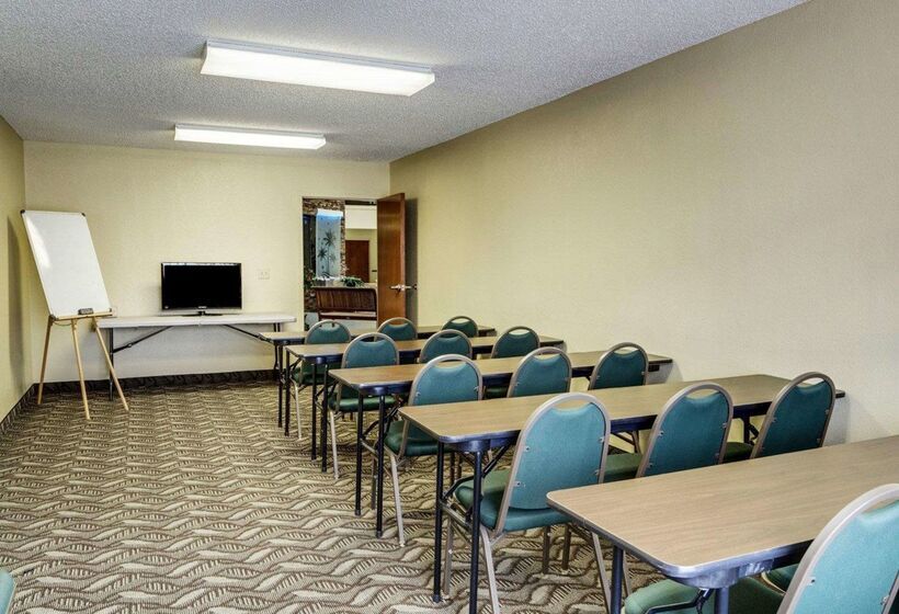 فندق Quality Suites Baton Rouge East  Denham Springs