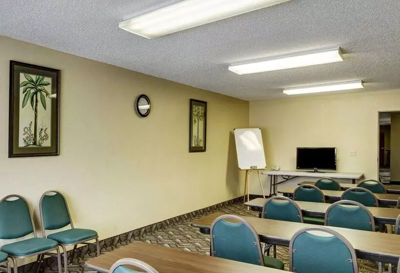 酒店 Quality Suites Baton Rouge East Denham Springs