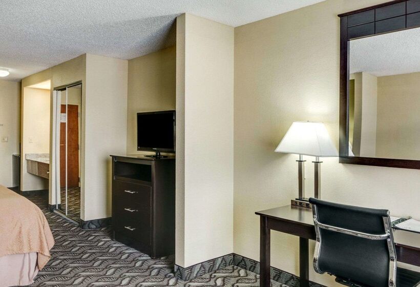 فندق Quality Suites Baton Rouge East  Denham Springs