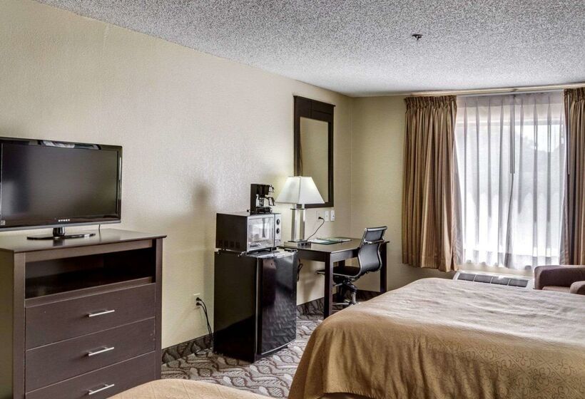 فندق Quality Suites Baton Rouge East  Denham Springs