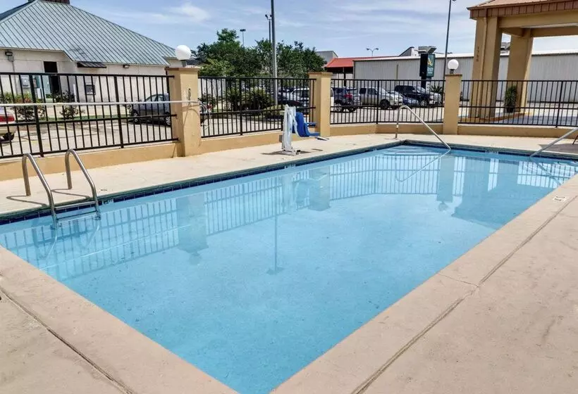 酒店 Quality Suites Baton Rouge East Denham Springs