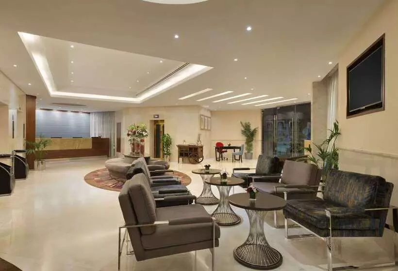 Hotel Ramada Abu Dhabi Corniche