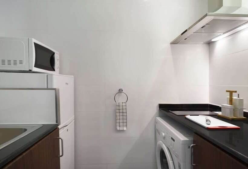 Hotel Ramada Abu Dhabi Corniche