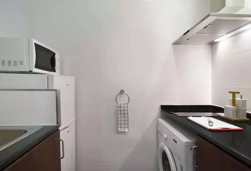 Hotel Ramada Abu Dhabi Corniche