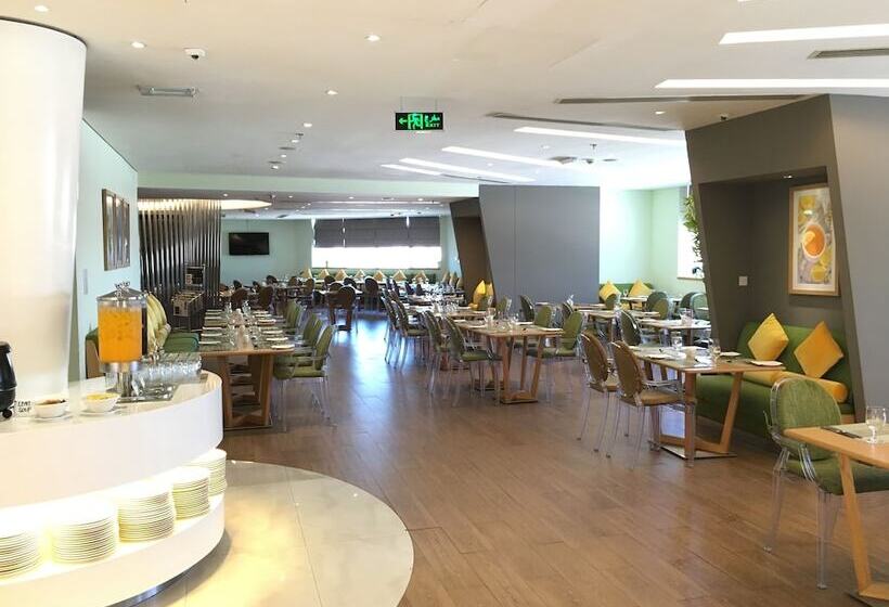 Hotel Ramada Abu Dhabi Corniche