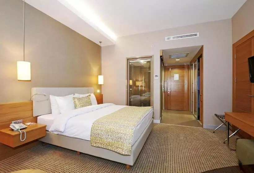 Hotel Ramada By Wyndham Podgorica