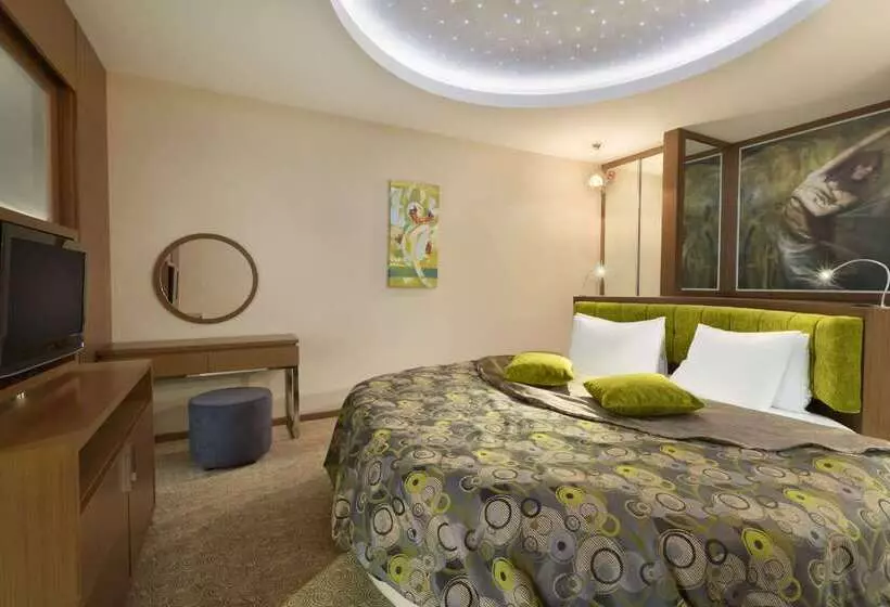 Hotel Ramada By Wyndham Podgorica