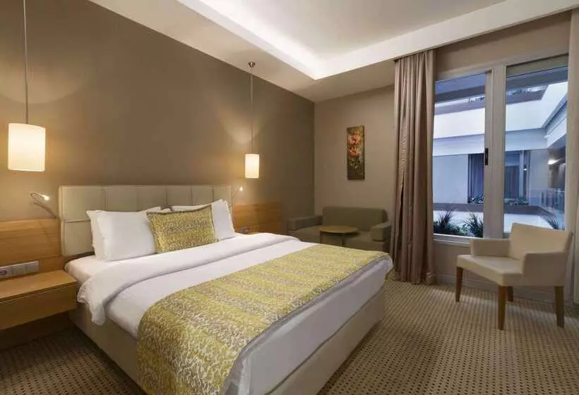 Hotel Ramada By Wyndham Podgorica