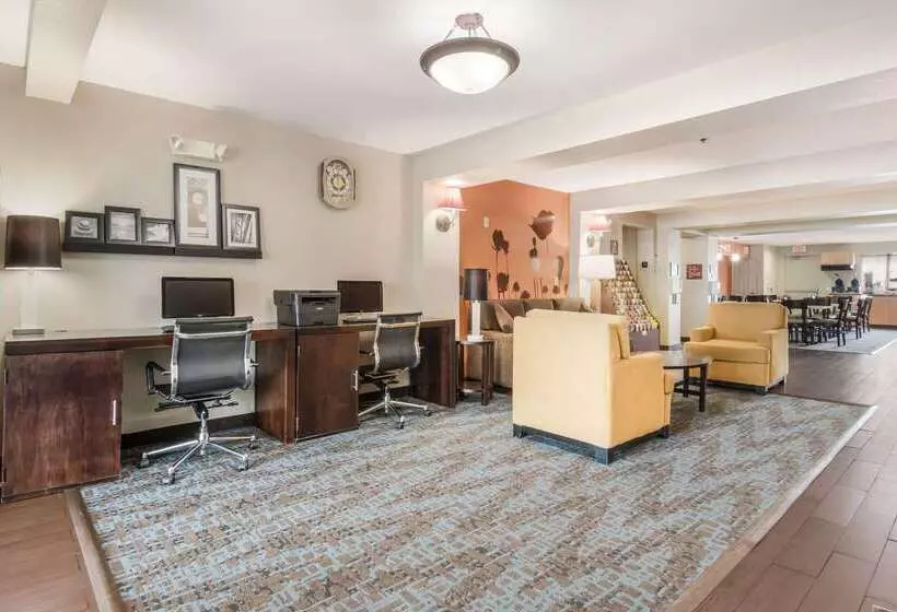 Отель Sleep Inn & Suites