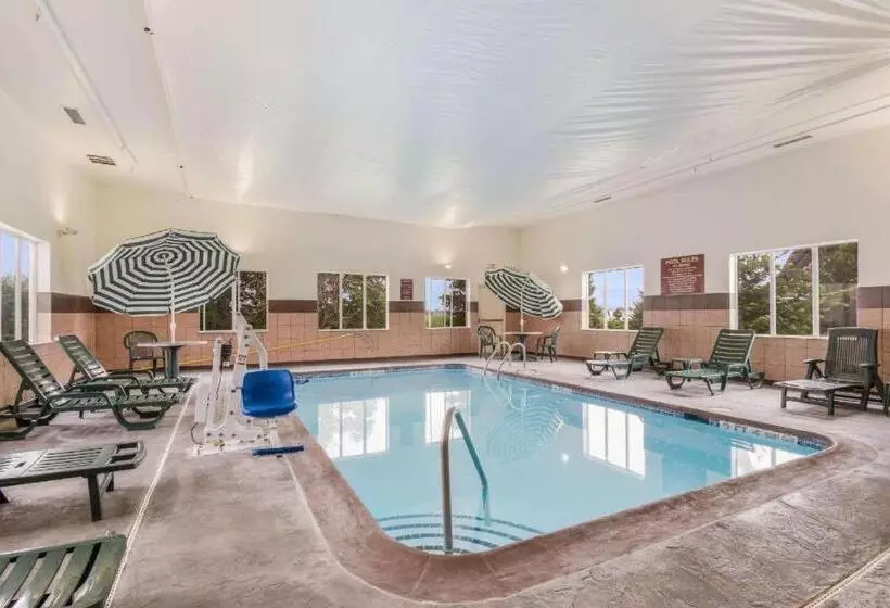 Отель Sleep Inn & Suites