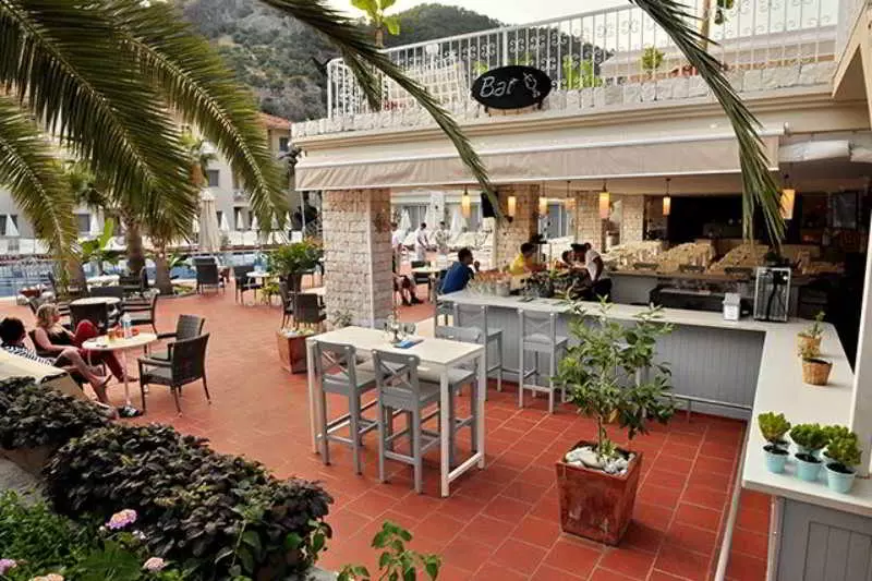 Отель The Blue Lagoon Deluxe